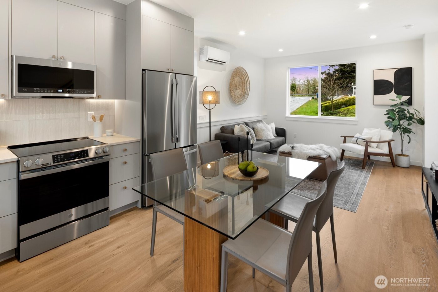 8841 Earl Avenue NW, Seattle, WA 98117