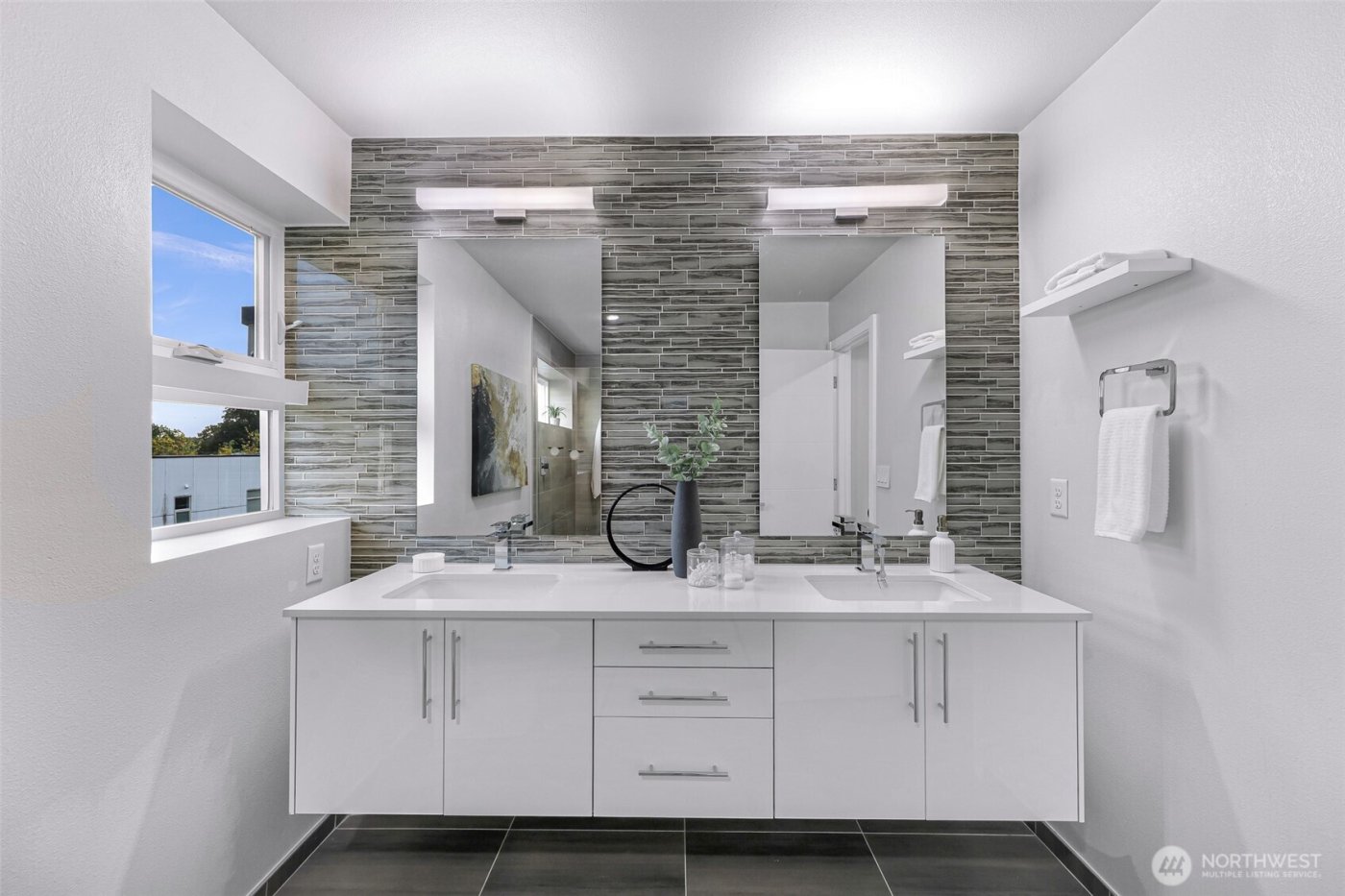 901 28th Avenue S #G, Seattle, WA 98144