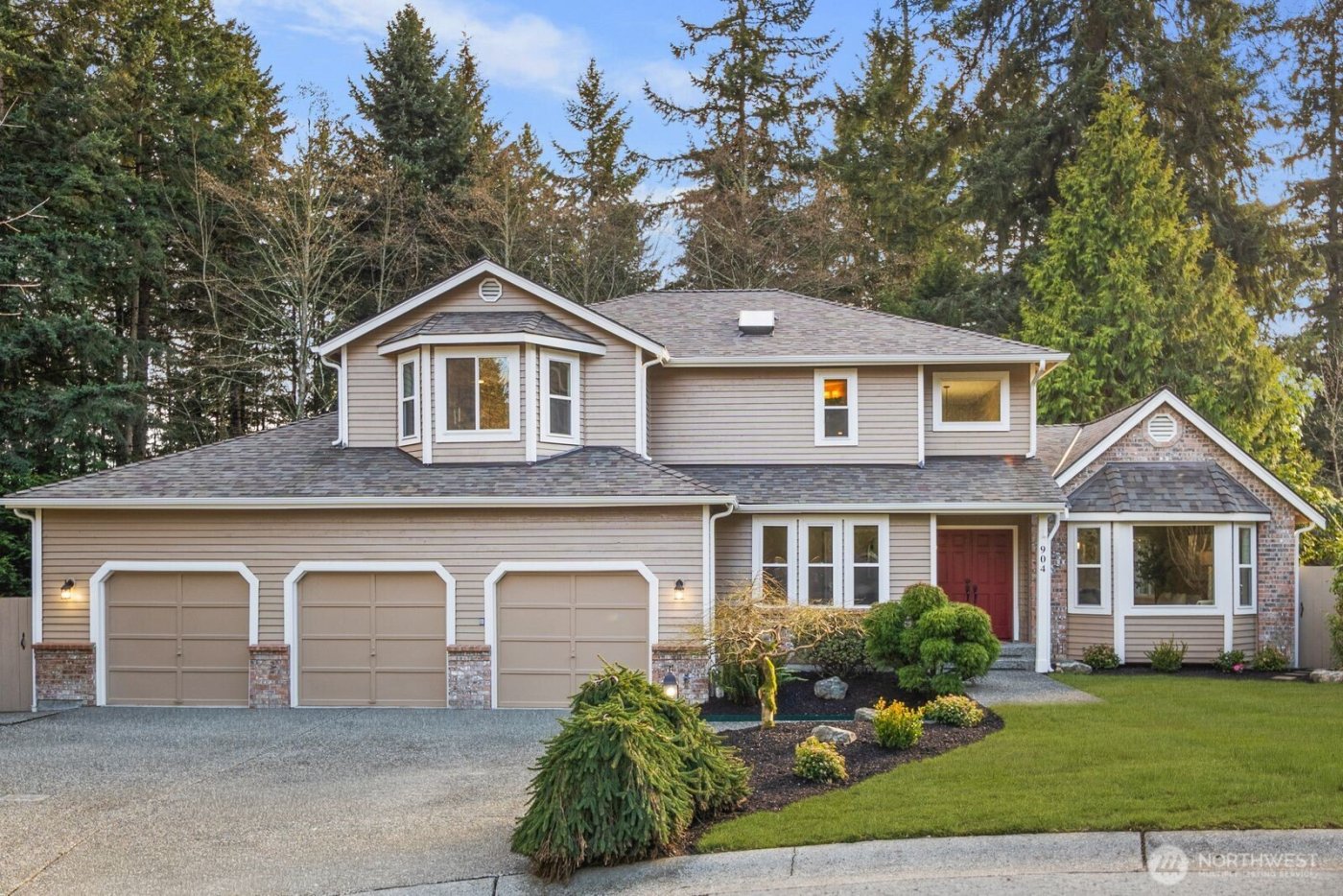 904 187th Place SW, Lynnwood, WA 98036