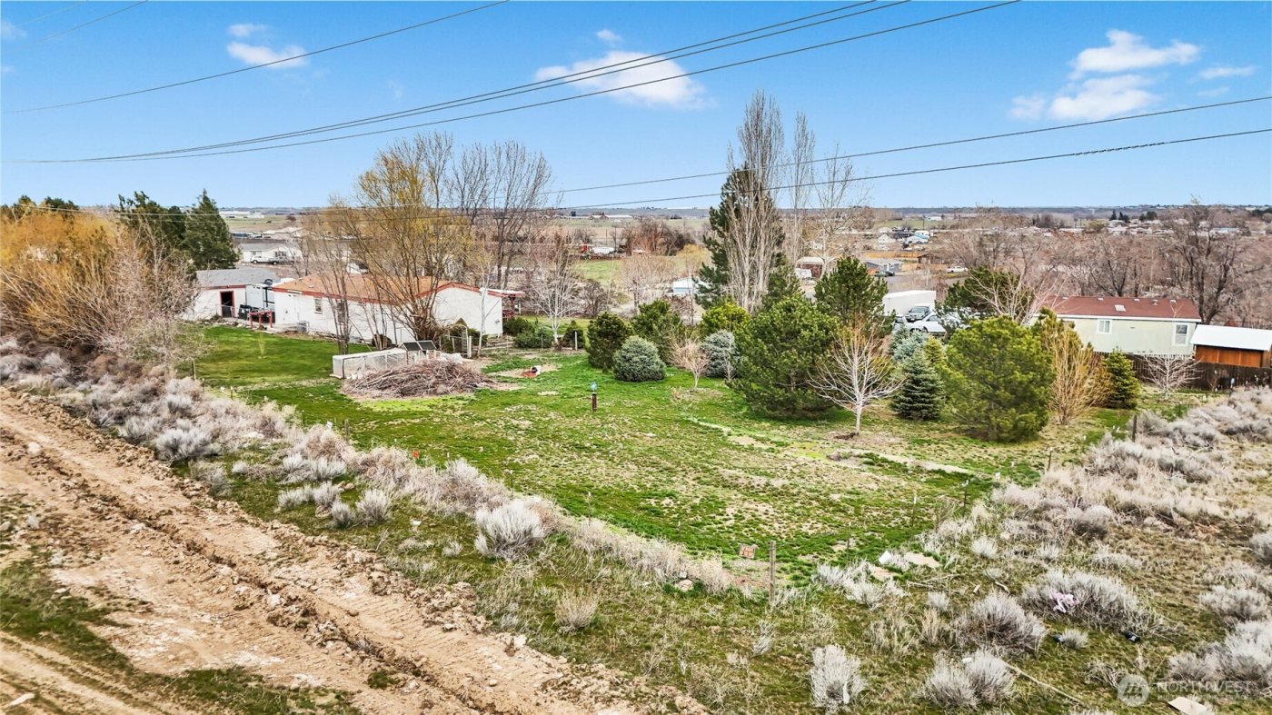 9041 Road 4.8 NE, Moses Lake, WA 98837