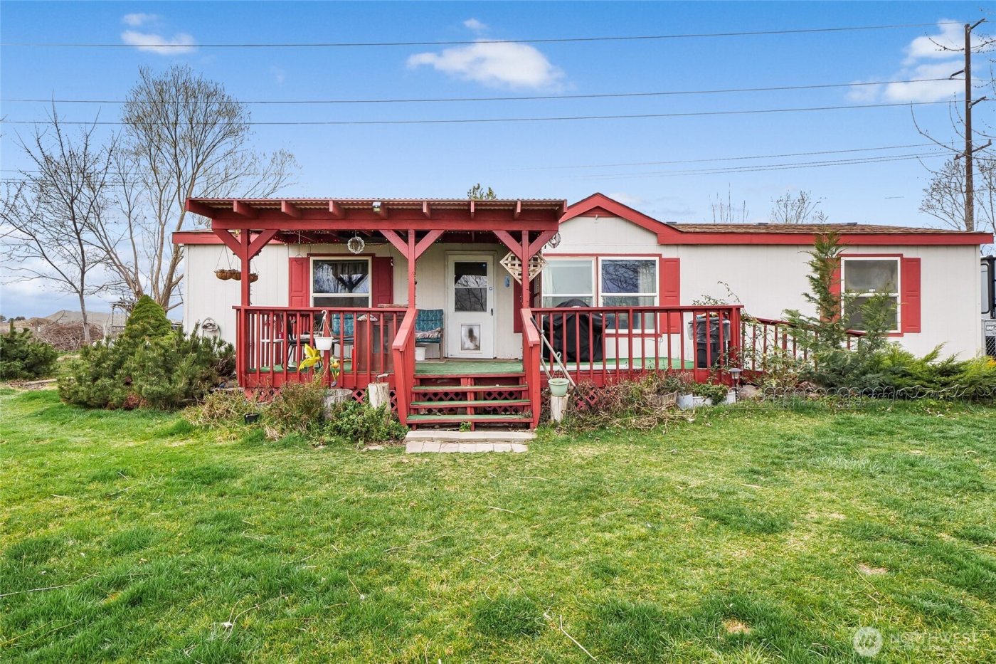 9041 Road 4.8 NE, Moses Lake, WA 98837