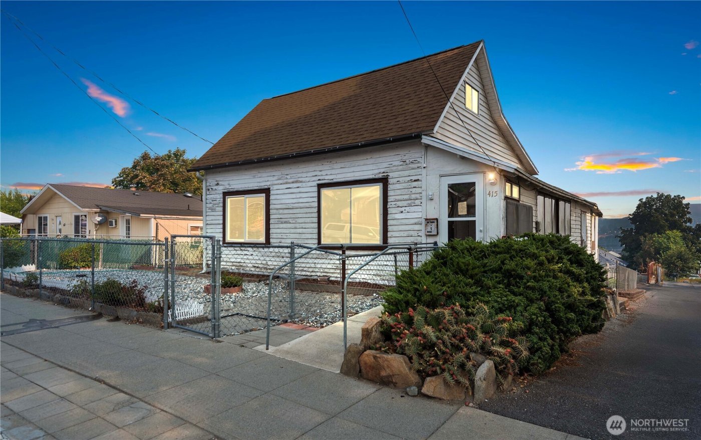415 Walker St , Wenatchee, WA 98801