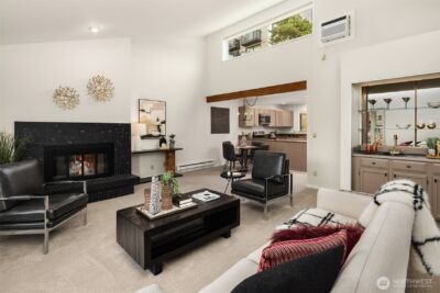 210 Boylston Avenue E #304, Seattle, WA 98102 - Photo 1