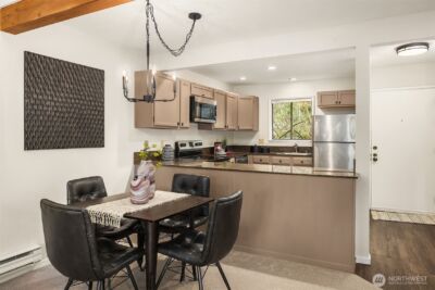 210 Boylston Avenue E #304, Seattle, WA 98102 - Photo 12