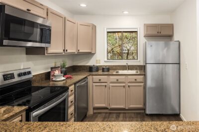 210 Boylston Avenue E #304, Seattle, WA 98102 - Photo 13