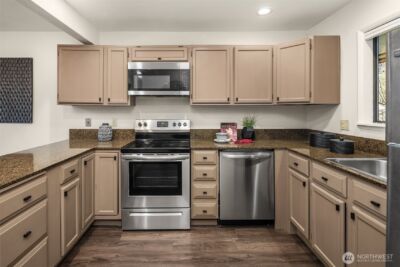 210 Boylston Avenue E #304, Seattle, WA 98102 - Photo 14