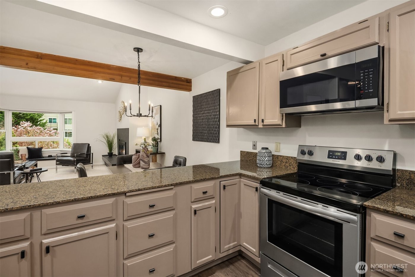 210 Boylston Avenue E #304, Seattle, WA 98102