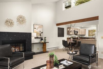 210 Boylston Avenue E #304, Seattle, WA 98102 - Photo 2