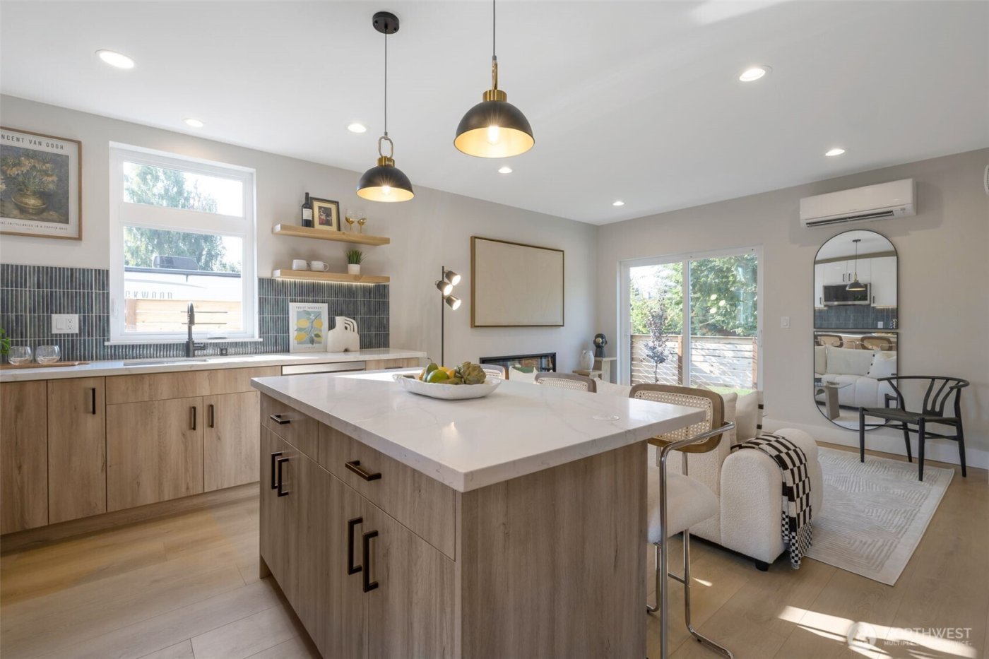 1605 SW Kenyon Street , Seattle, WA 98106