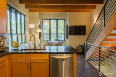 7937 Densmore Avenue N, Seattle, WA 98103 - Photo 11