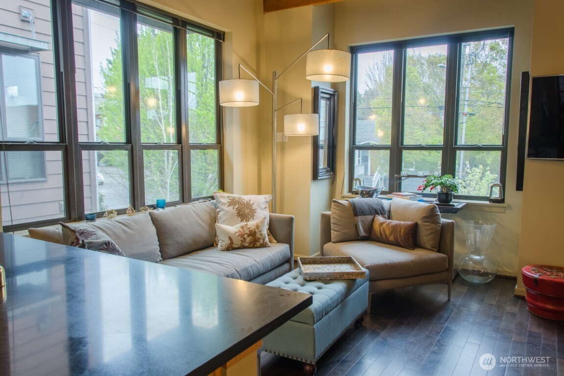 7937 Densmore Avenue N, Seattle, WA 98103