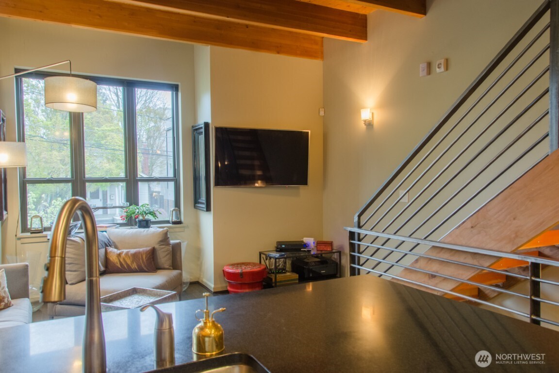 7937 Densmore Avenue N, Seattle, WA 98103