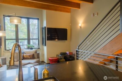 7937 Densmore Avenue N, Seattle, WA 98103 - Photo 15