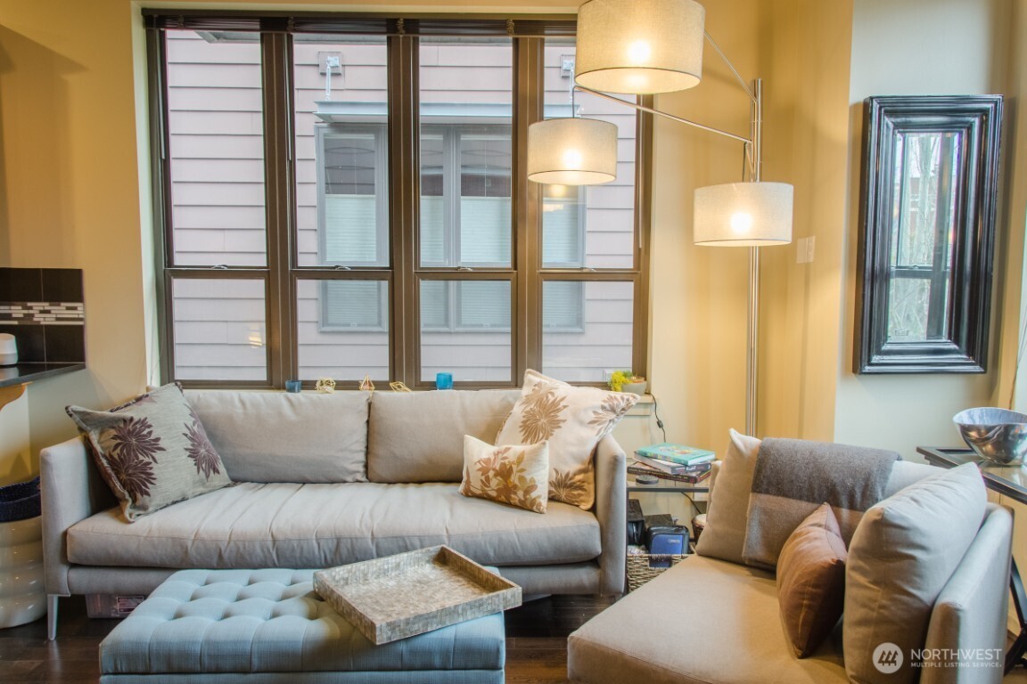 7937 Densmore Avenue N, Seattle, WA 98103