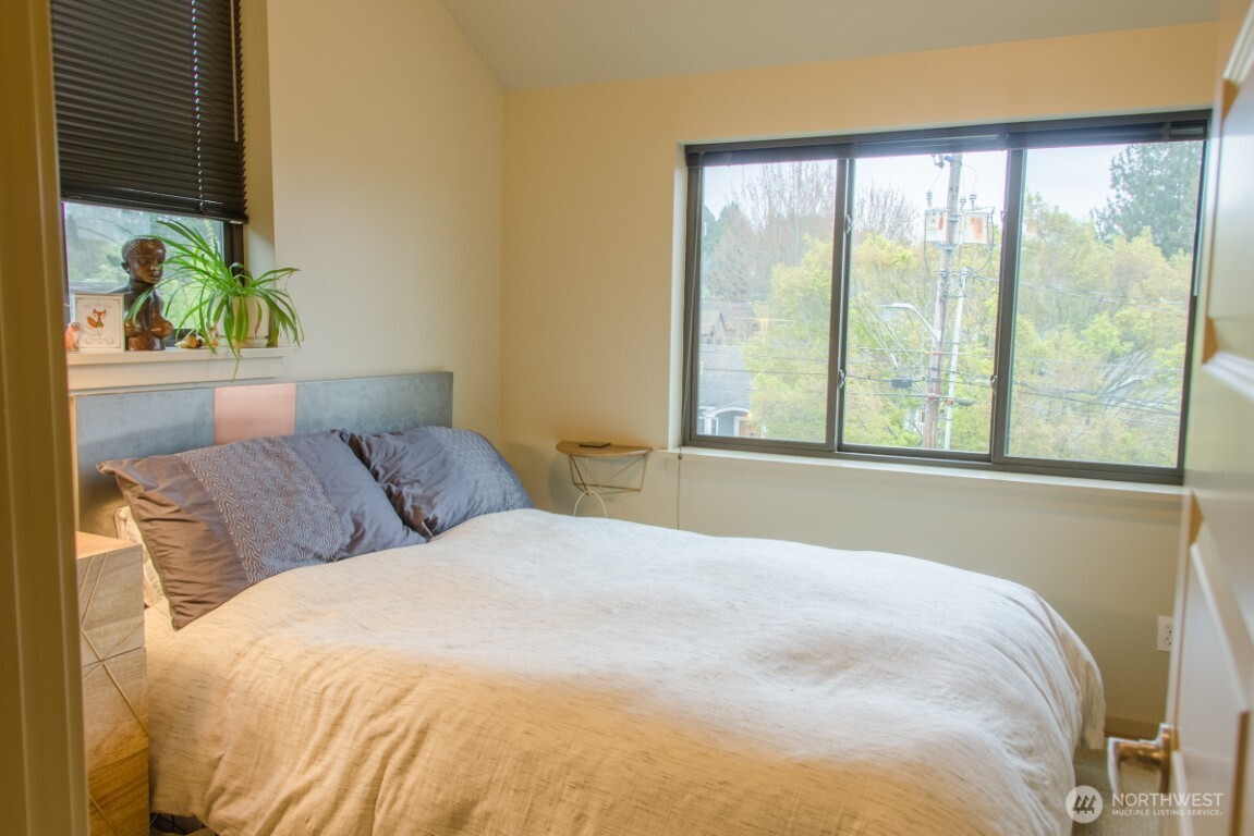 7937 Densmore Avenue N, Seattle, WA 98103