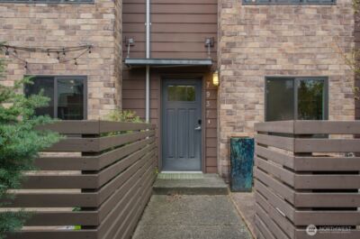 7937 Densmore Avenue N, Seattle, WA 98103 - Photo 3