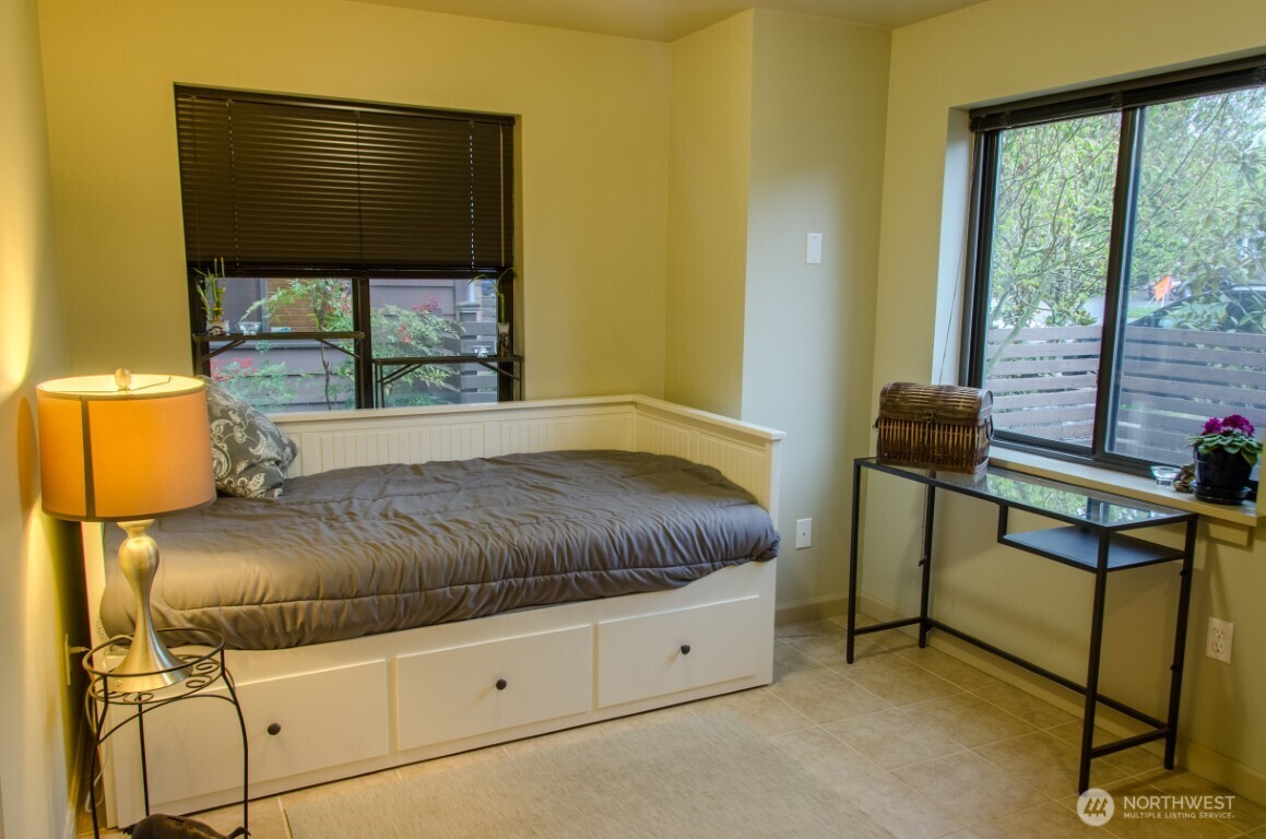 7937 Densmore Avenue N, Seattle, WA 98103