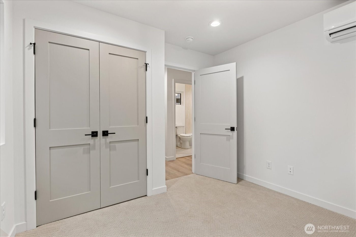 10748 Interlake Avenue N, Seattle, WA 98133