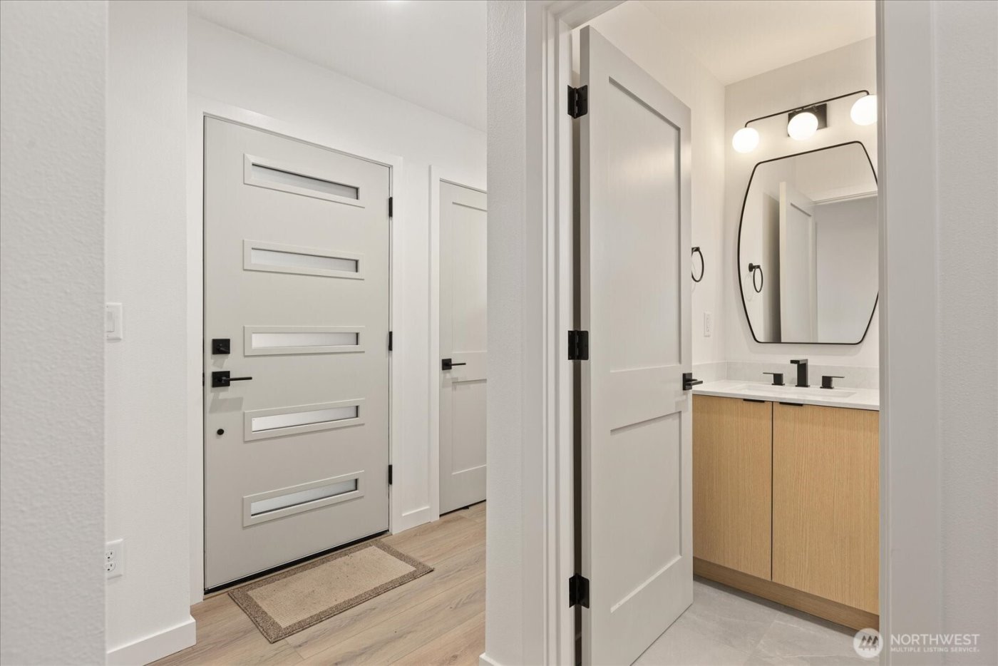 10748 Interlake Avenue N, Seattle, WA 98133