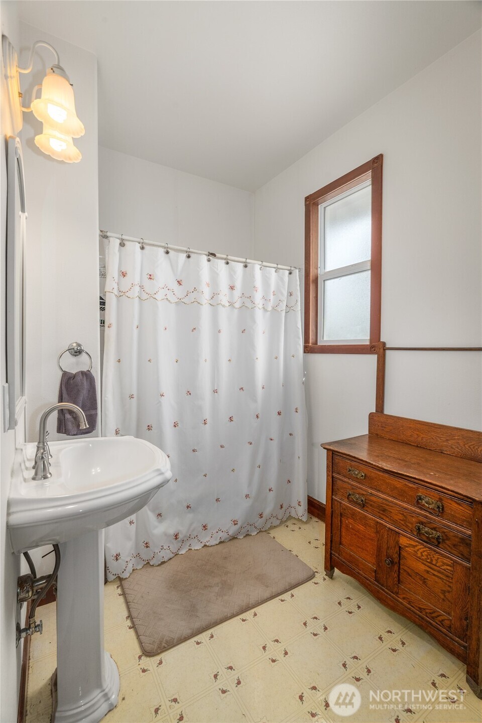 404 W Marcy Avenue , Montesano, WA 98563