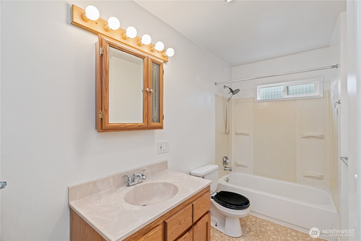 1513 W Market Street , Aberdeen, WA 98520