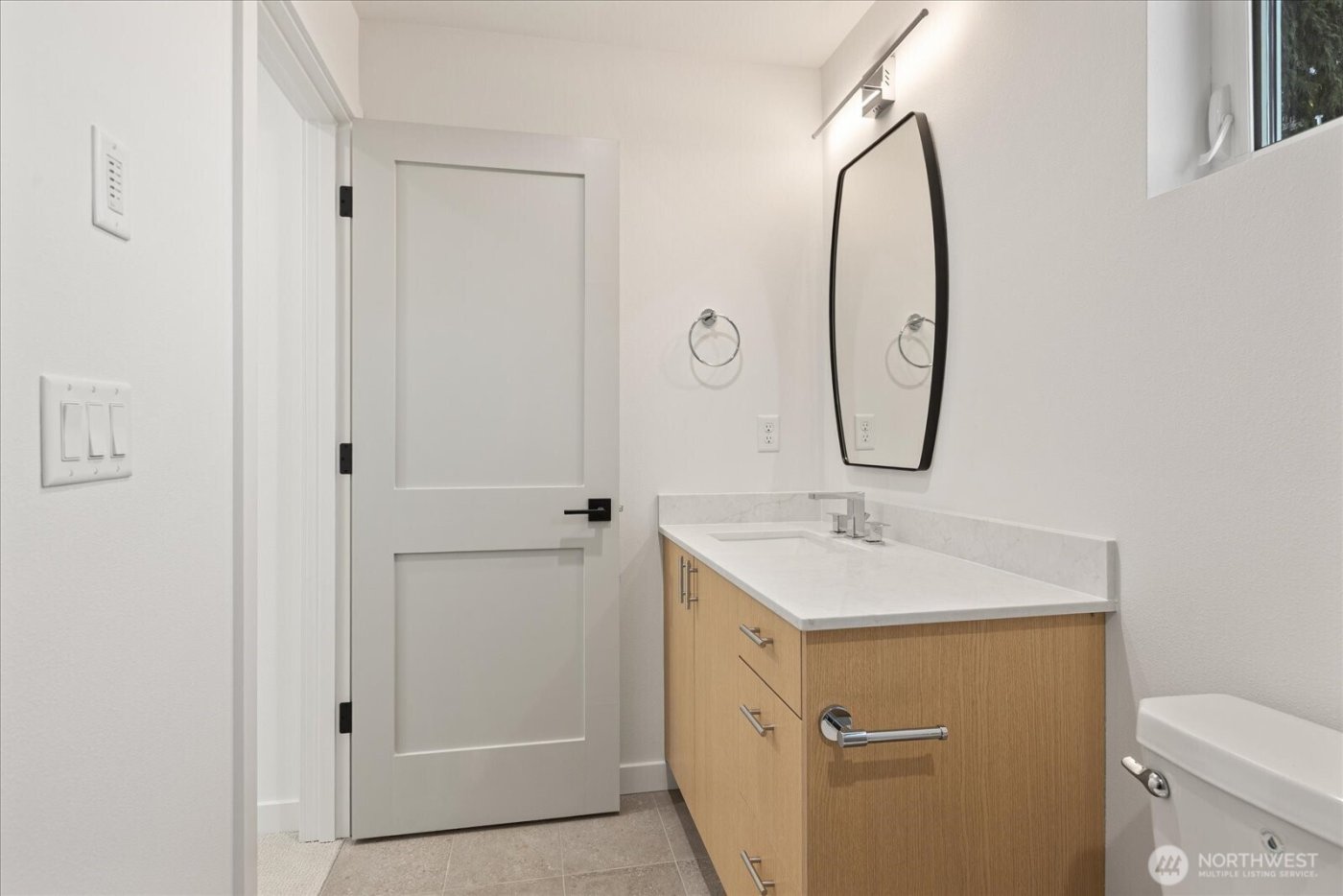 10748 Interlake Avenue N, Seattle, WA 98133