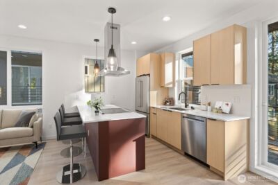 10748 Interlake Avenue N, Seattle, WA 98133 - Photo 9