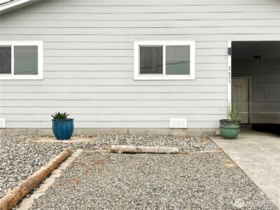 2625 W Beach Road , Oak Harbor, WA 98277-8866 - Photo 2
