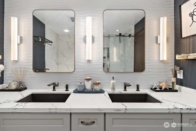 2625 W Beach Road , Oak Harbor, WA 98277-8866