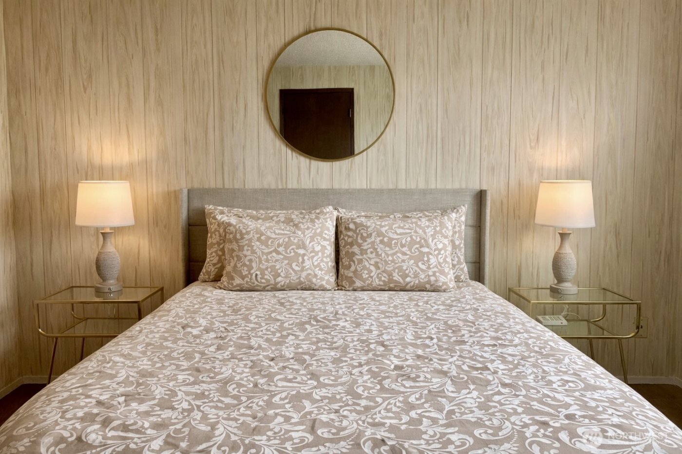 2625 W Beach Road , Oak Harbor, WA 98277-8866