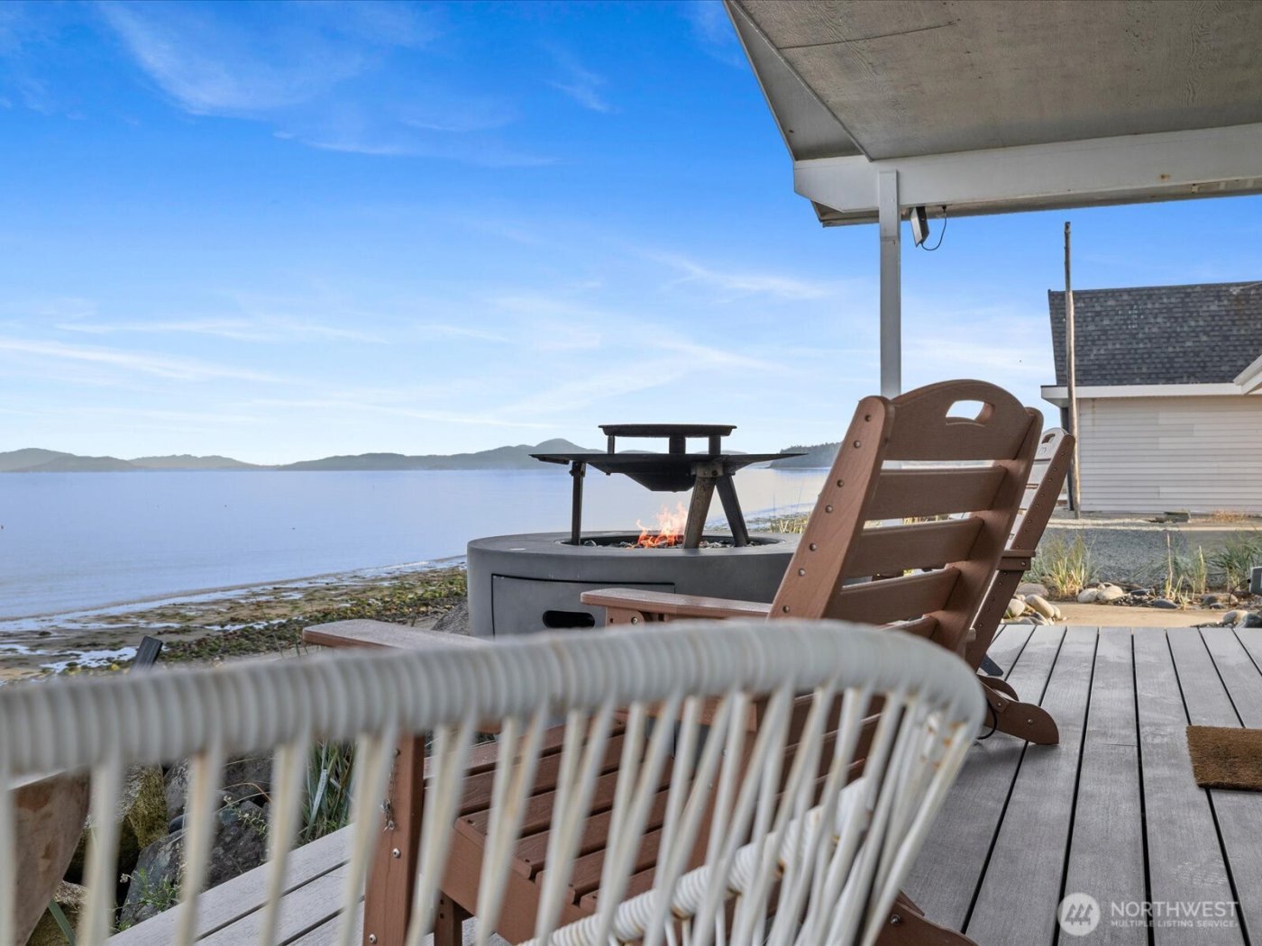 2625 W Beach Road , Oak Harbor, WA 98277-8866