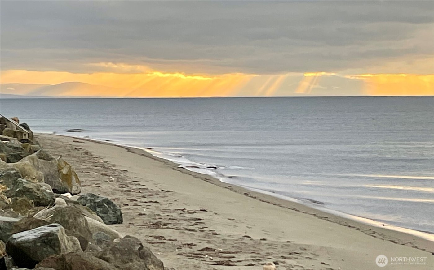 2625 W Beach Road , Oak Harbor, WA 98277-8866