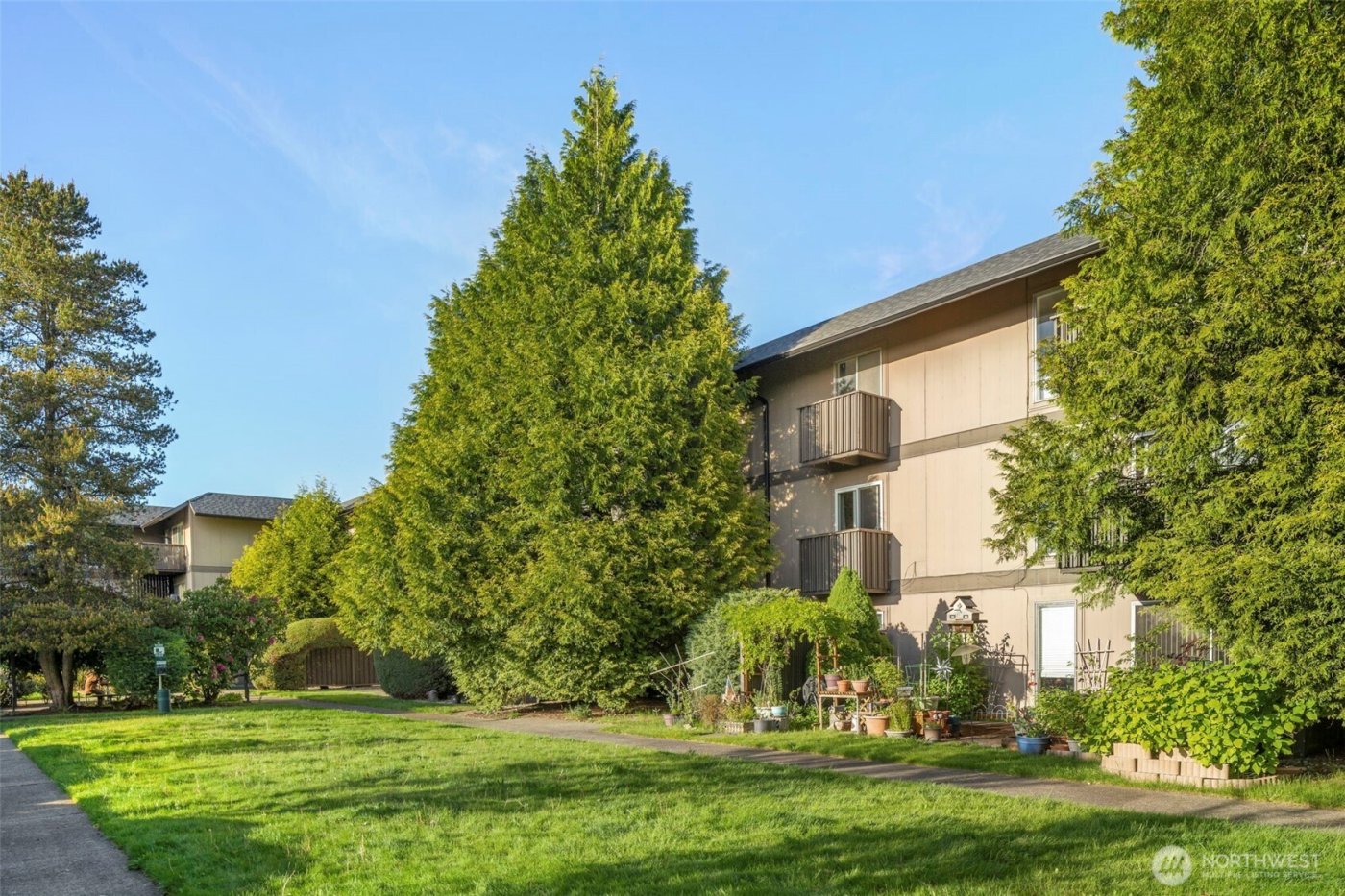 1425 S Puget Drive #213, Renton, WA 98055