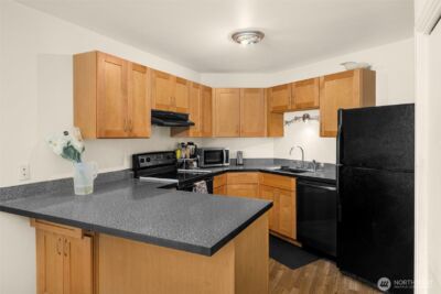 1425 S Puget Drive #213, Renton, WA 98055 - Photo 4