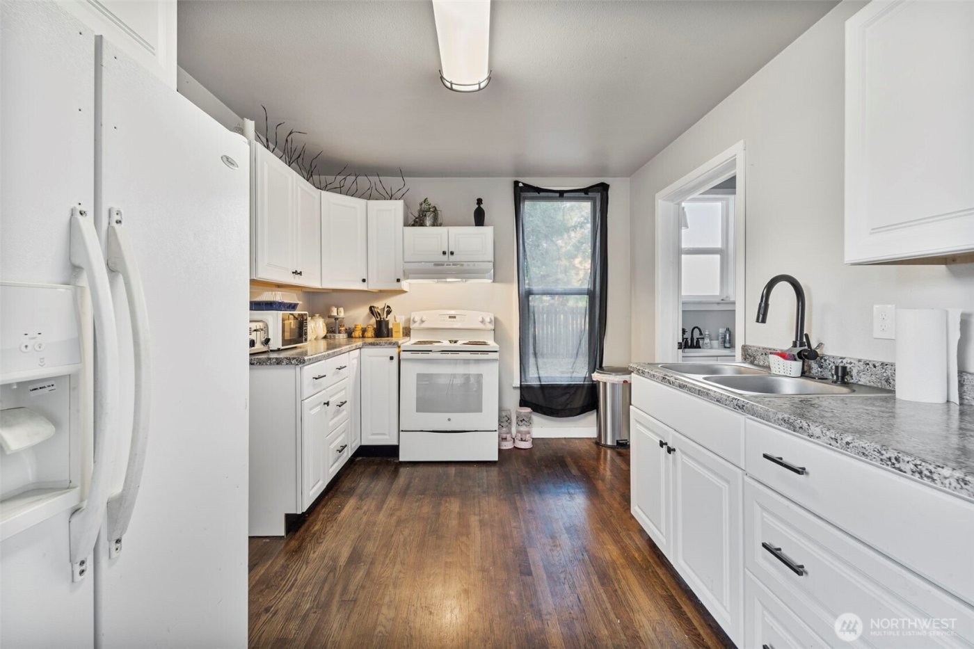 115 W 2nd Street , Waitsburg, WA 99361