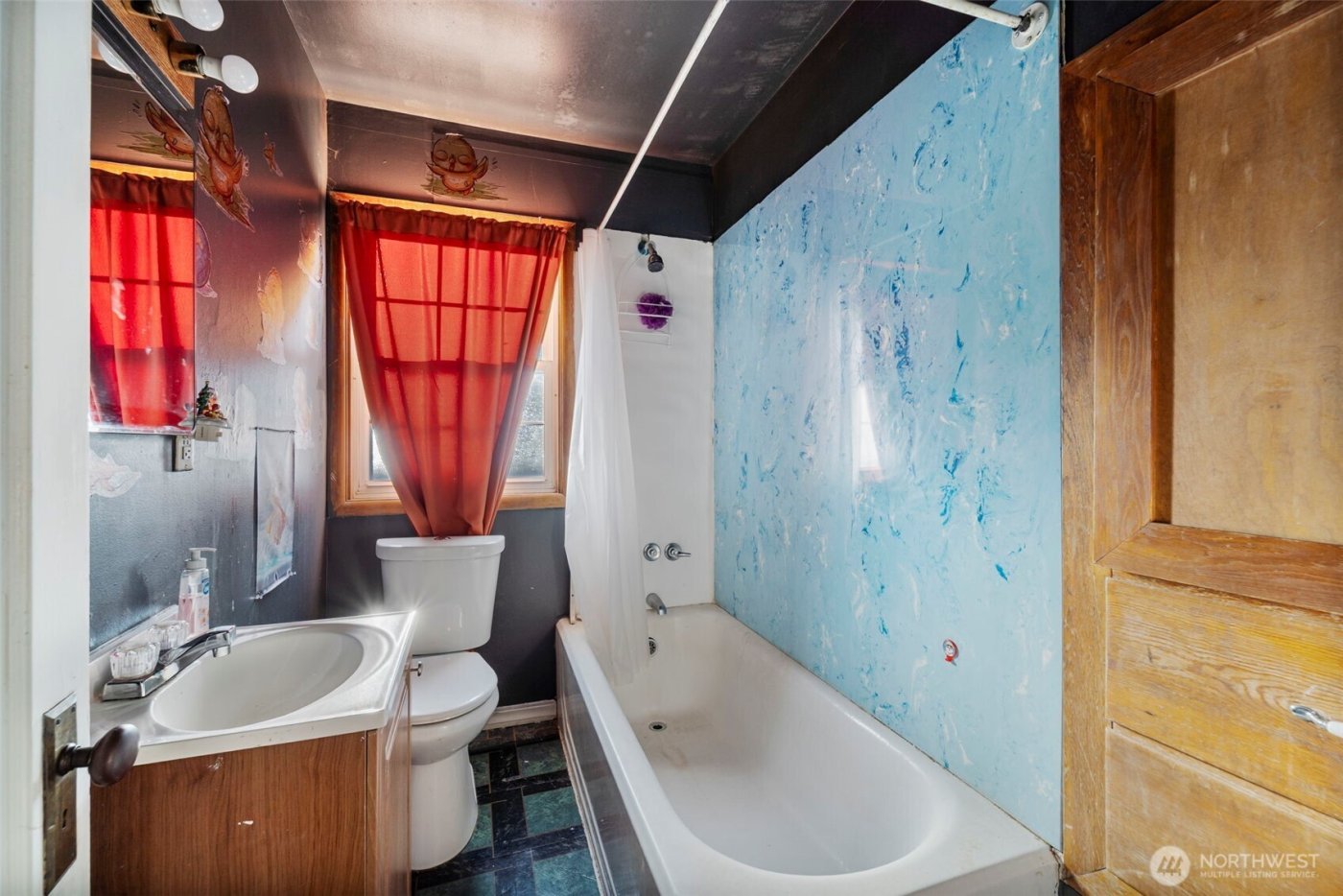 115 W 2nd Street , Waitsburg, WA 99361