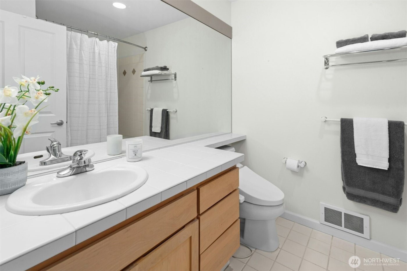 225 4th Avenue #A307, Kirkland, WA 98033