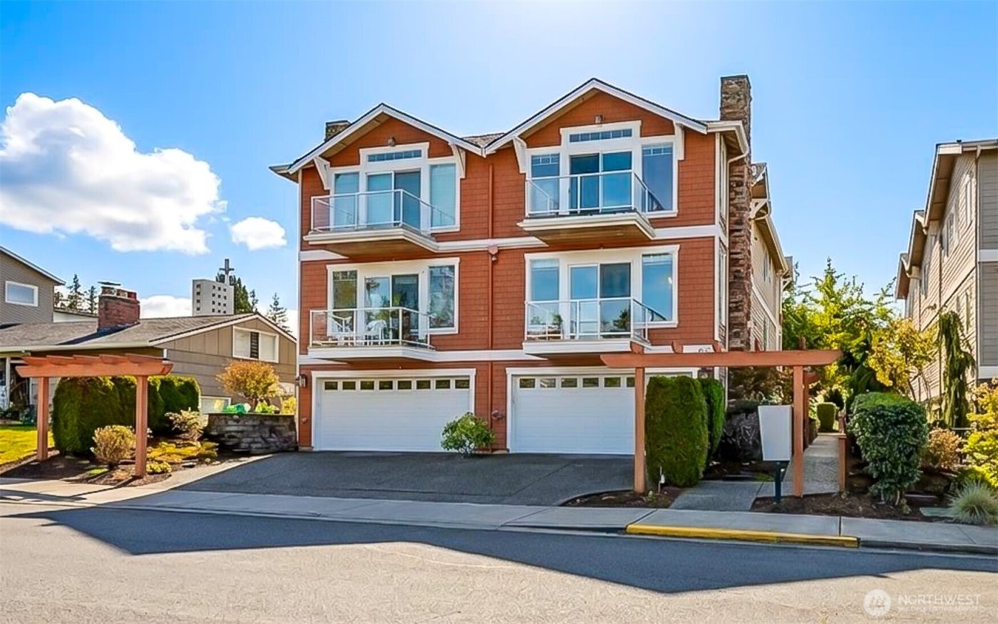 626 Glen Street #201, Edmonds, WA 98020