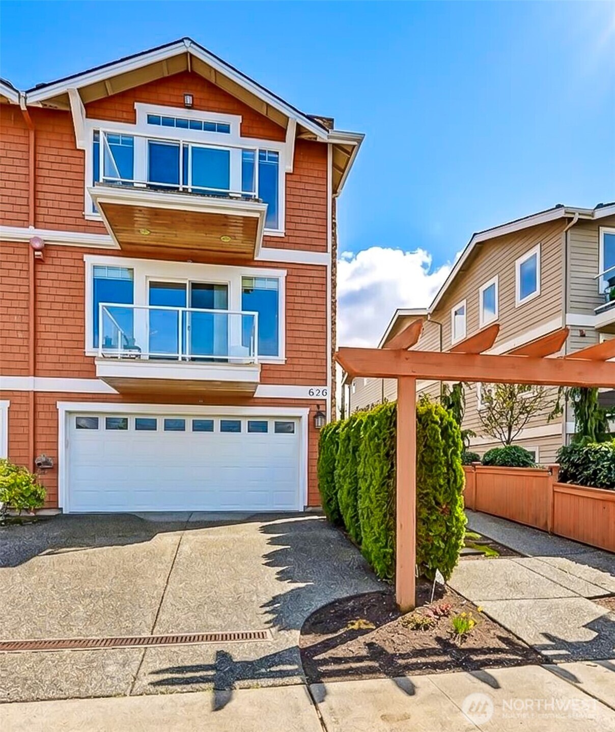 626 Glen Street #201, Edmonds, WA 98020