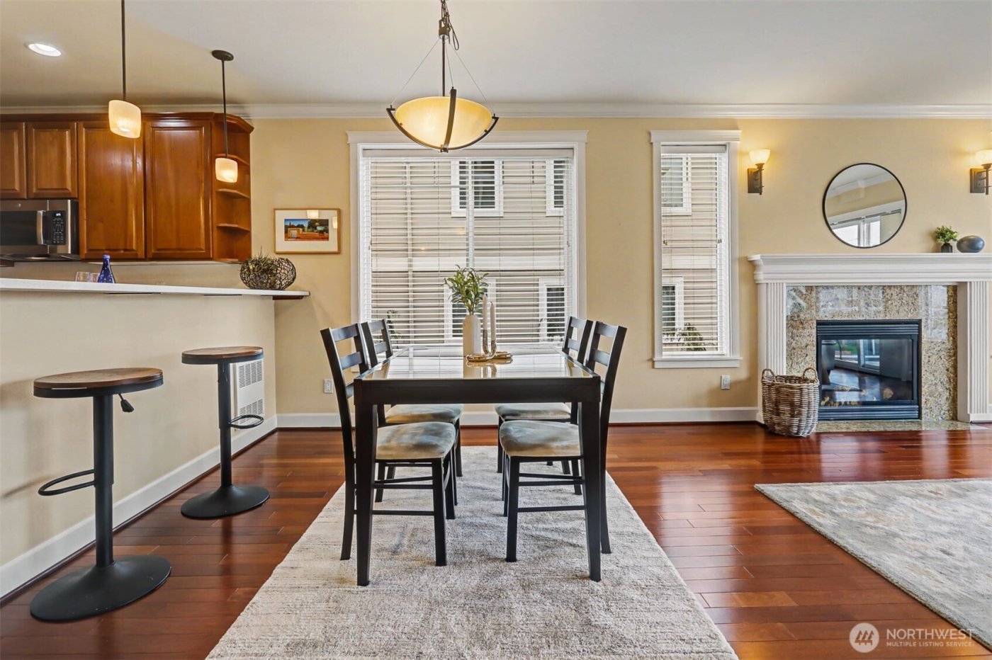 626 Glen Street #201, Edmonds, WA 98020