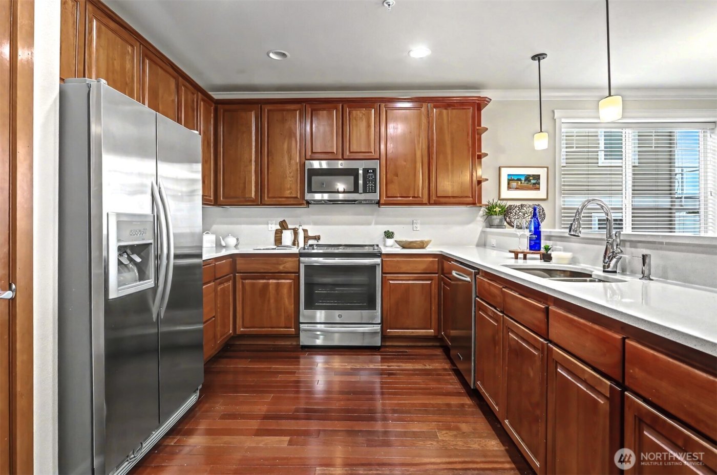 626 Glen Street #201, Edmonds, WA 98020