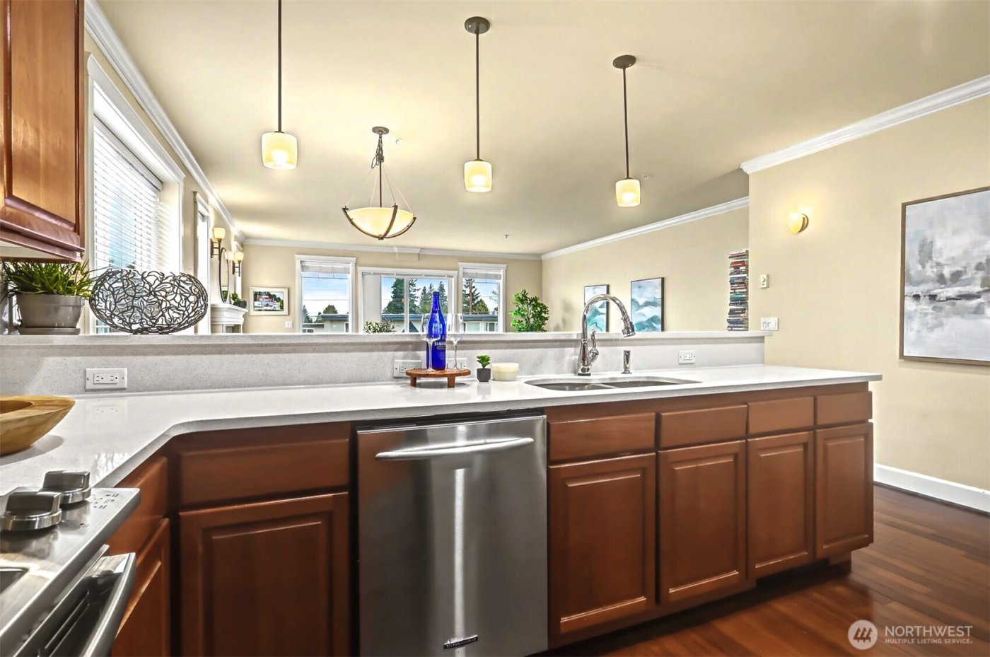 626 Glen Street #201, Edmonds, WA 98020