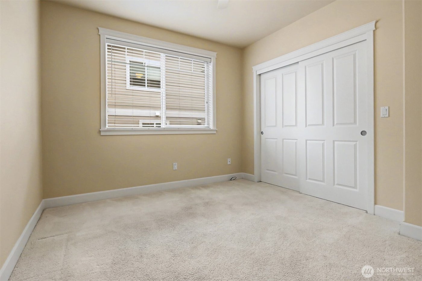 626 Glen Street #201, Edmonds, WA 98020