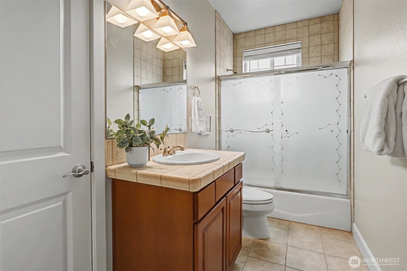 626 Glen Street #201, Edmonds, WA 98020