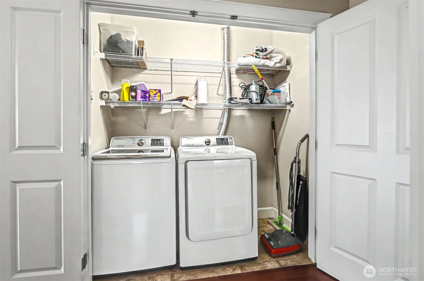 626 Glen Street #201, Edmonds, WA 98020