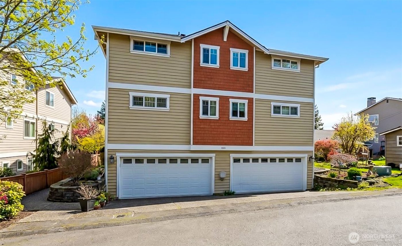 626 Glen Street #201, Edmonds, WA 98020