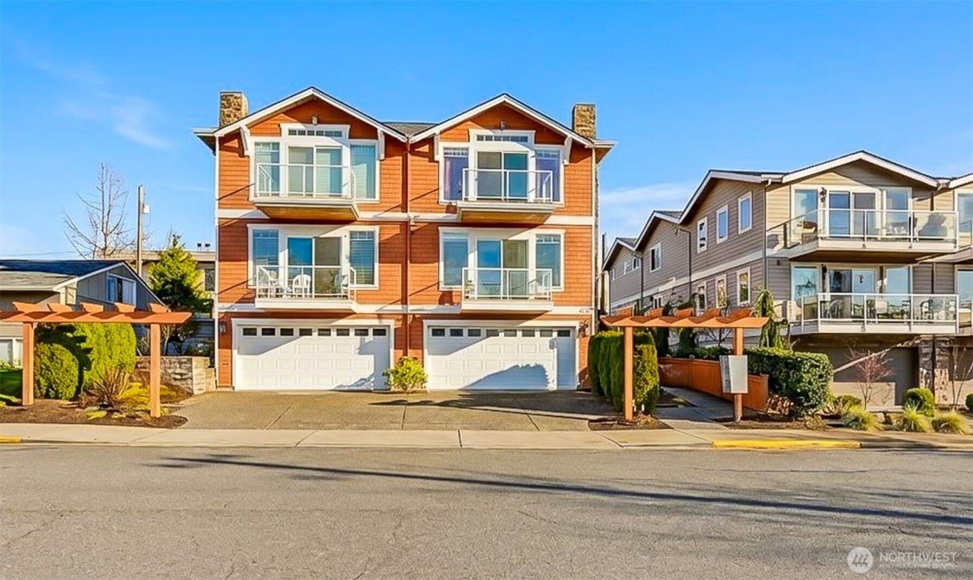 626 Glen Street #201, Edmonds, WA 98020