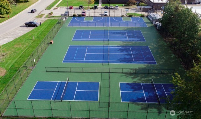 626 Glen Street #201, Edmonds, WA 98020