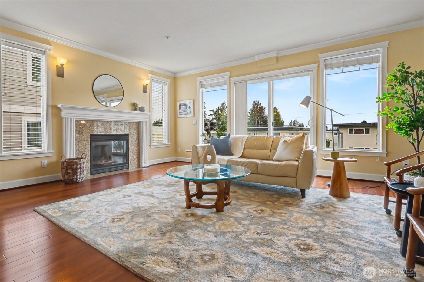 626 Glen Street #201, Edmonds, WA 98020