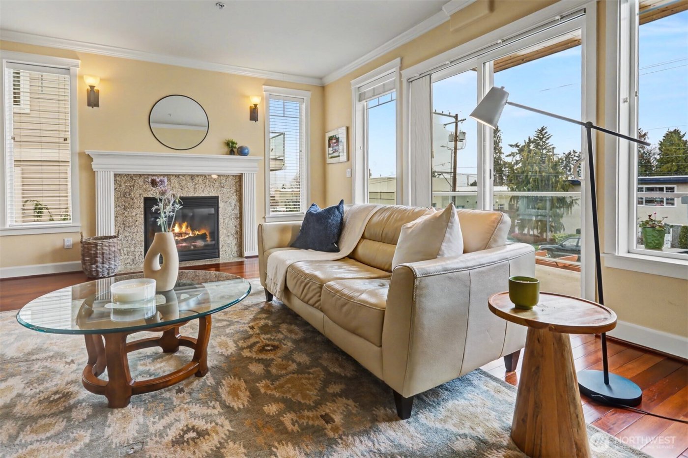 626 Glen Street #201, Edmonds, WA 98020